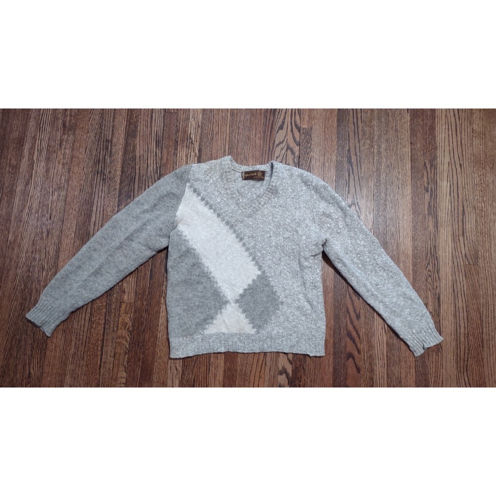 Lyle & Scott Vintage Grey Argyle V-Neck Sweater Made in Scotland Men M